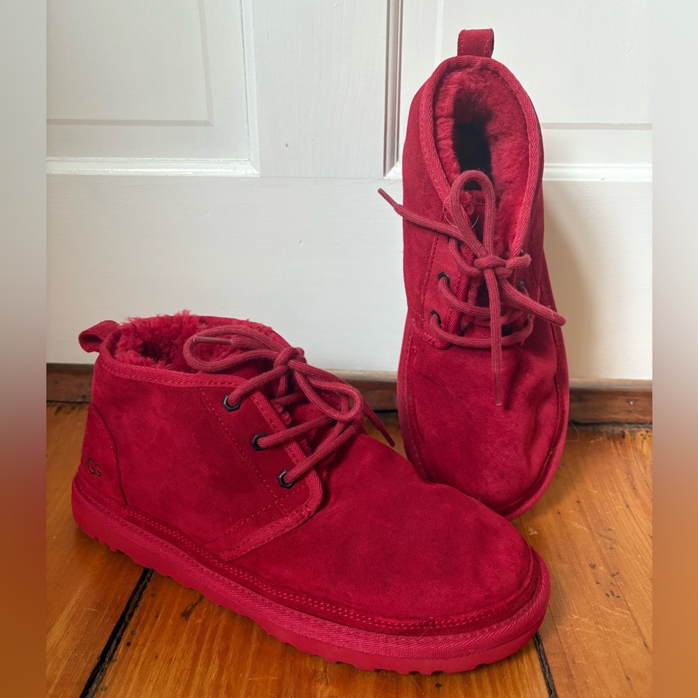 UGG Neumel Chukka Boots in Red / Crimson / Scarlet, Men’s Size 9 - Fur Lined